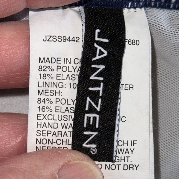 Jantzen Blue And White Floral Print One Piece Swimsuit - Picture 4 of 5